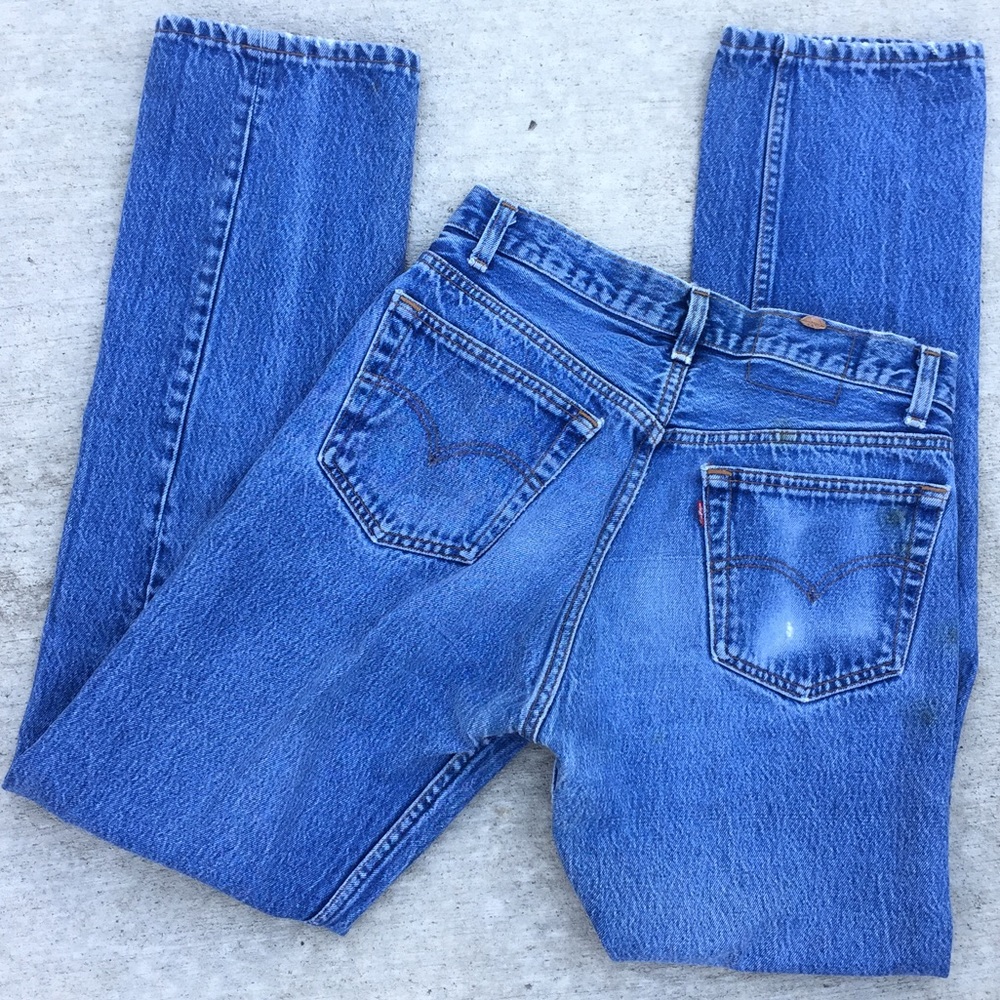 LEVIS:  Classic Light Wash - Picture 2 of 4